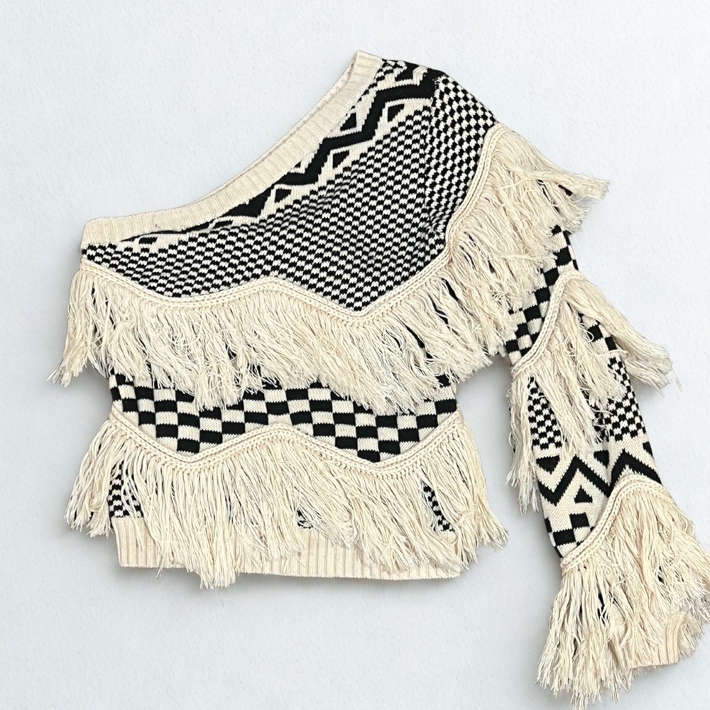 House of Harlow 1960 Black and White Knit Sweater - Picture 2 of 4